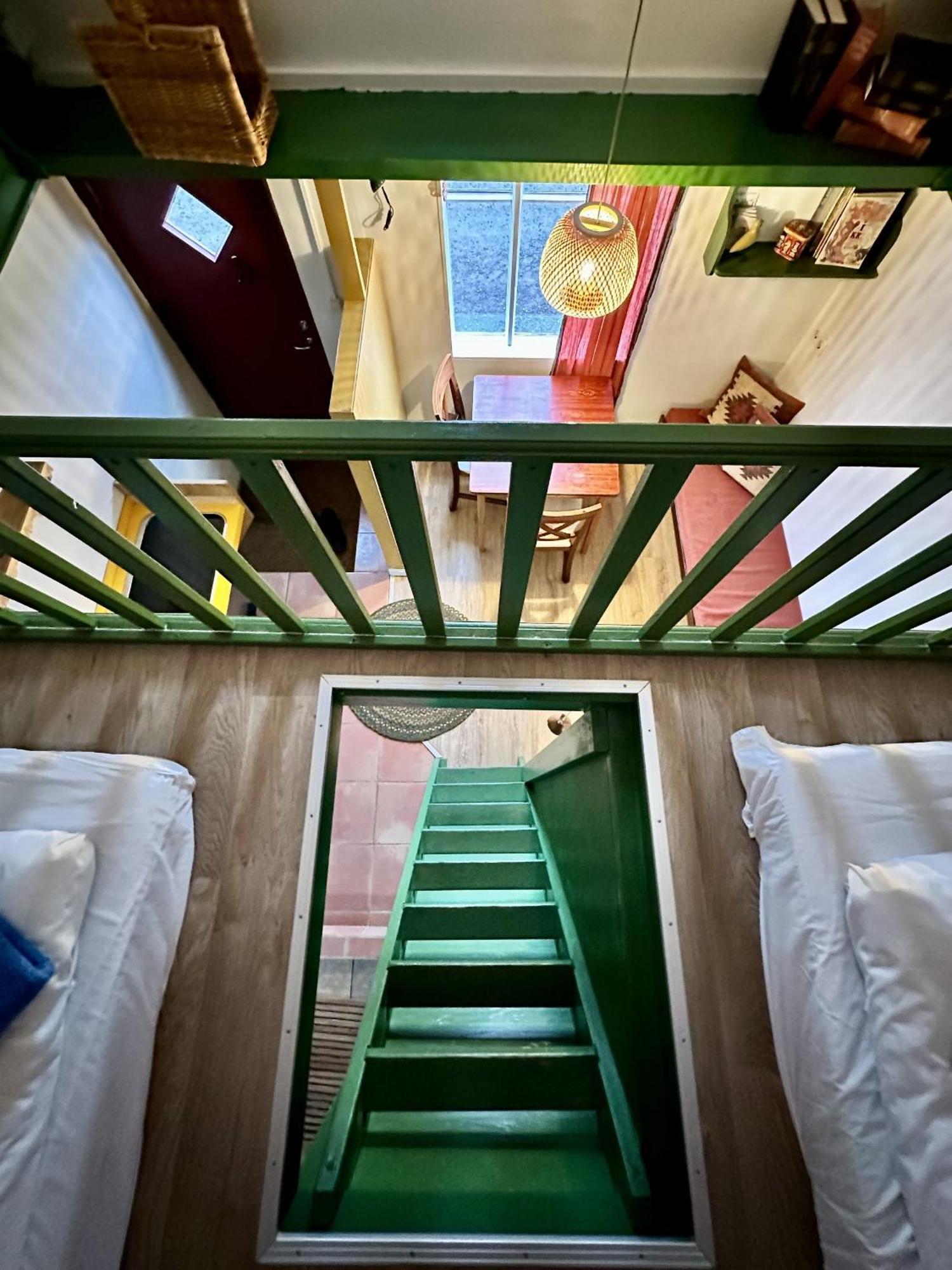 Berunes Hi Hostel Bagian luar foto