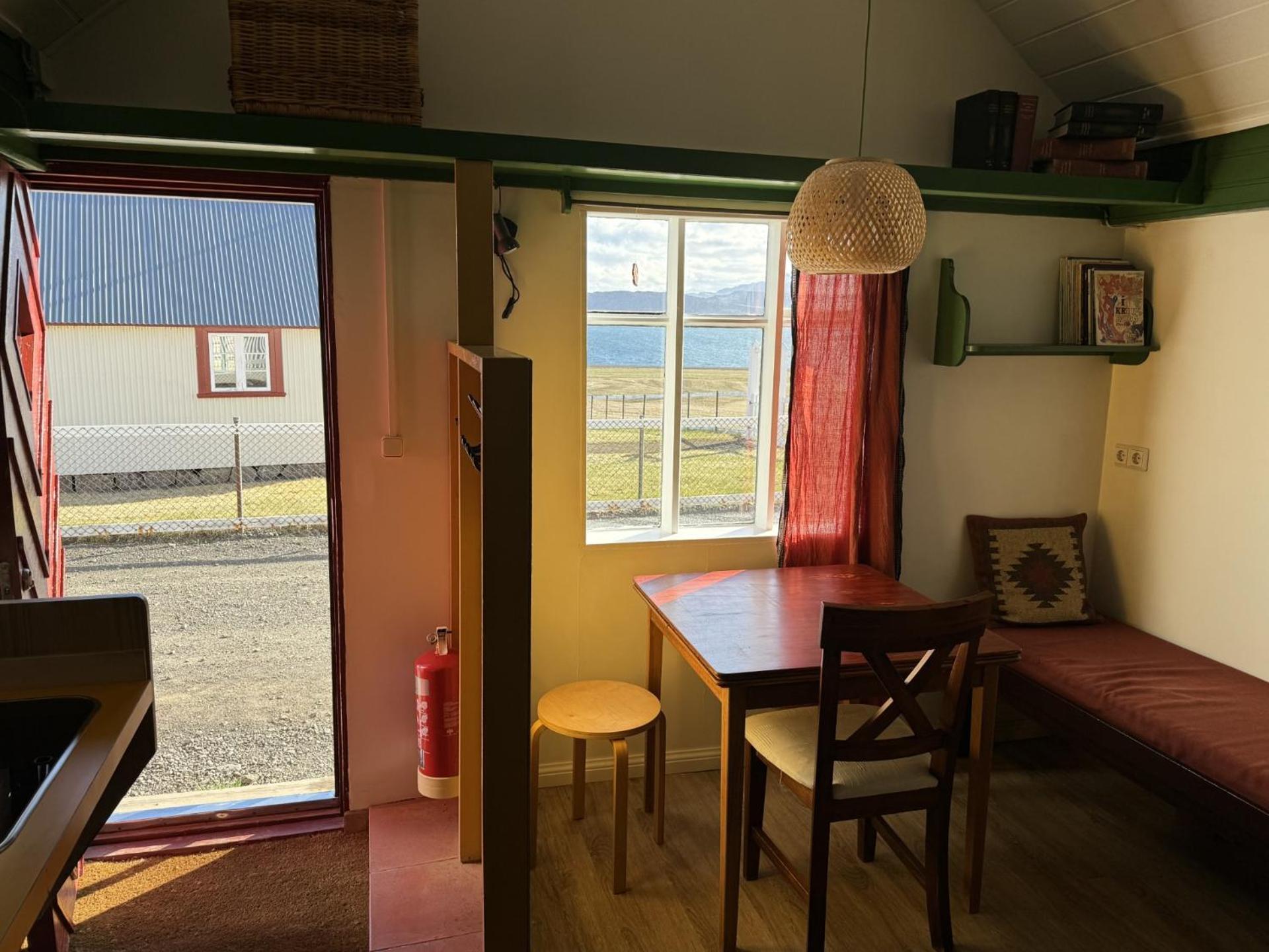 Berunes Hi Hostel Bagian luar foto